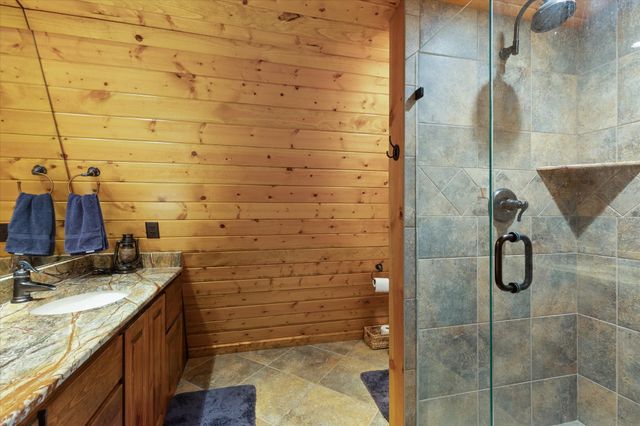 900 King Thomas Drive, Scroggins, TX 75480