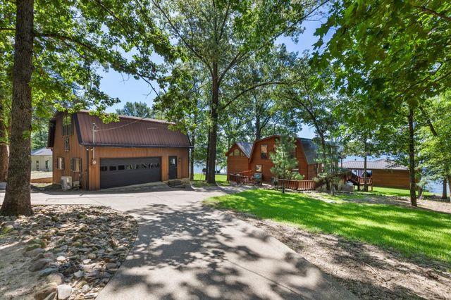 900 King Thomas Drive, Scroggins, TX 75480