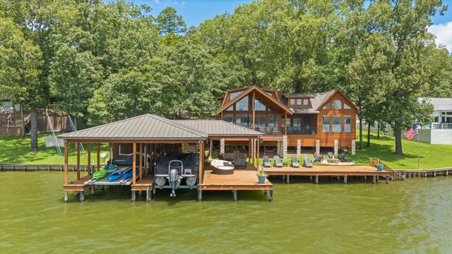 900 King Thomas Drive, Scroggins, TX 75480