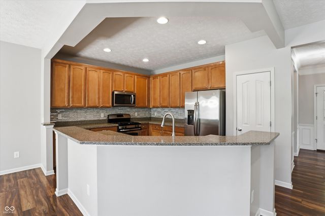 13042 Ratliff Run, Fishers, IN 46037