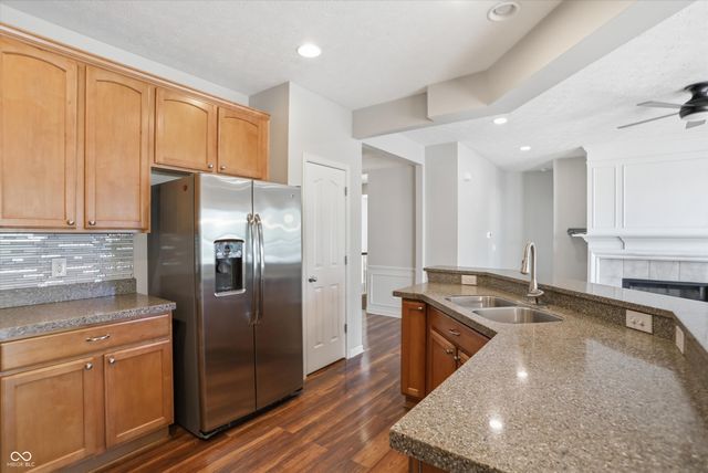 13042 Ratliff Run, Fishers, IN 46037