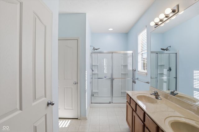 13042 Ratliff Run, Fishers, IN 46037