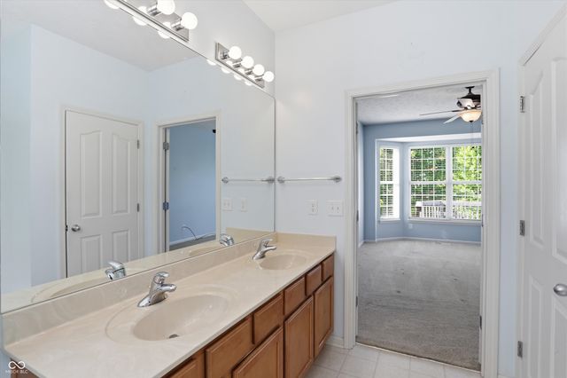13042 Ratliff Run, Fishers, IN 46037