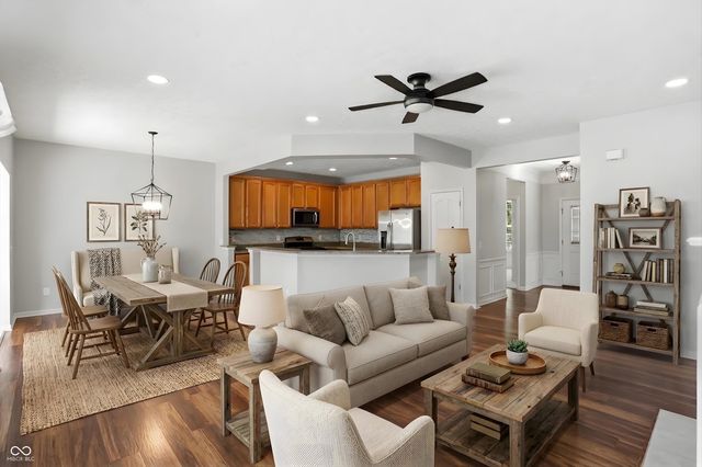 13042 Ratliff Run, Fishers, IN 46037