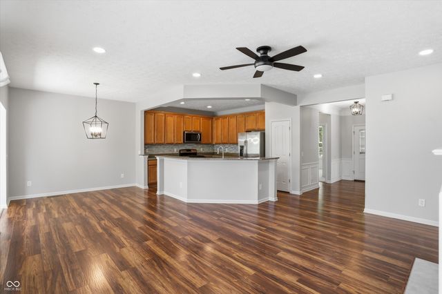 13042 Ratliff Run, Fishers, IN 46037