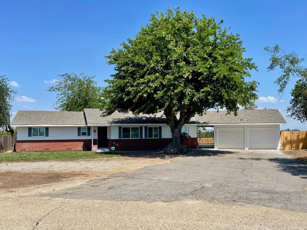 12390 Kamm, Kingsburg, CA 93631
