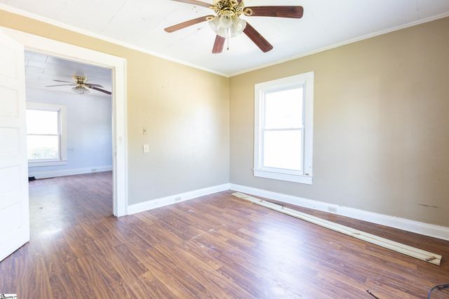 106 Williams Street, Laurens, SC 29360