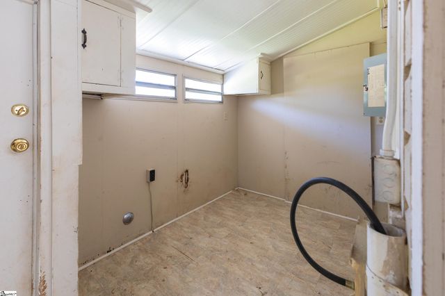 106 Williams Street, Laurens, SC 29360