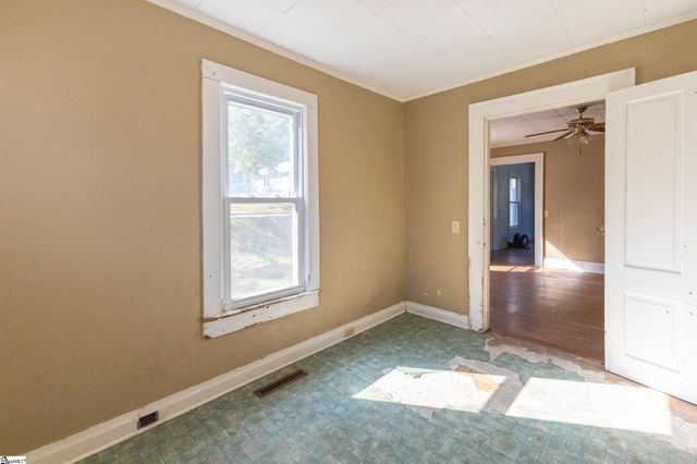 106 Williams Street, Laurens, SC 29360