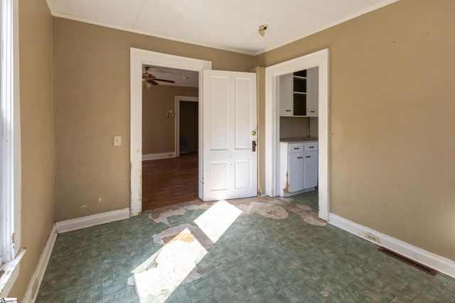 106 Williams Street, Laurens, SC 29360