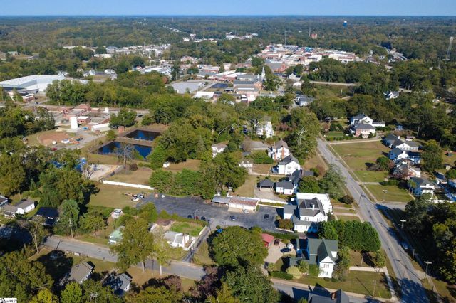 106 Williams Street, Laurens, SC 29360