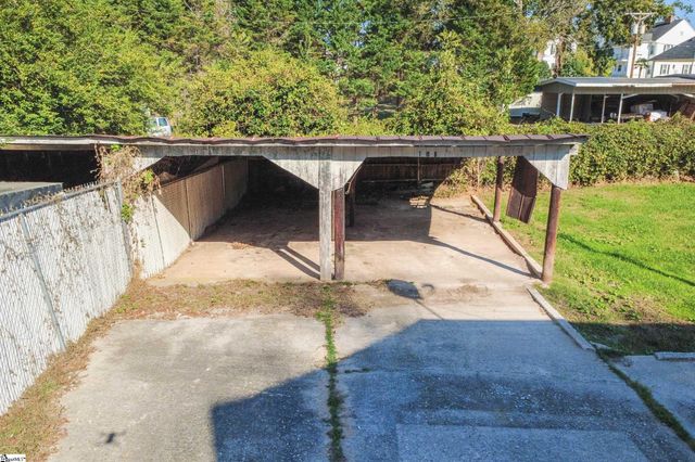 106 Williams Street, Laurens, SC 29360