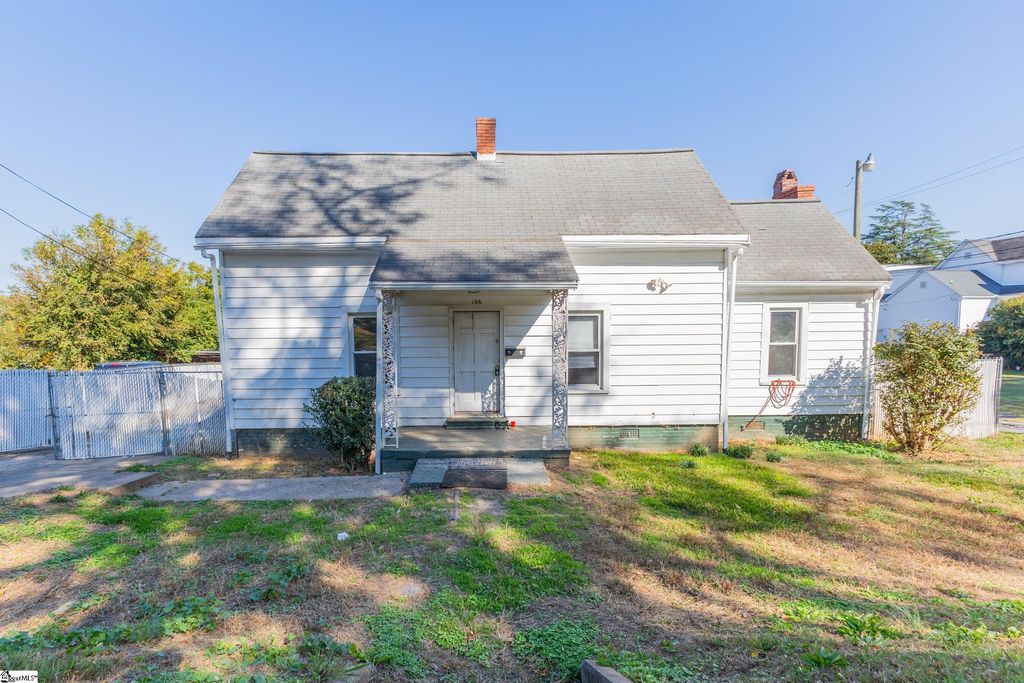 106 Williams Street, Laurens, SC 29360