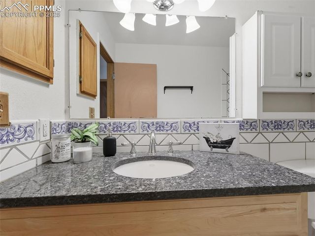 2706 N Chestnut Street, Colorado Springs, CO 80907