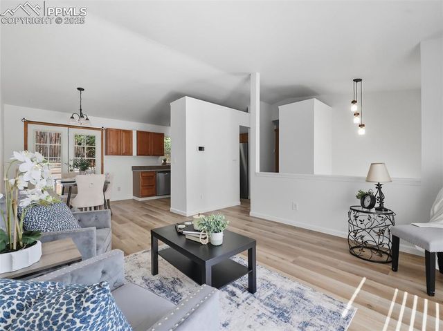 2706 N Chestnut Street, Colorado Springs, CO 80907