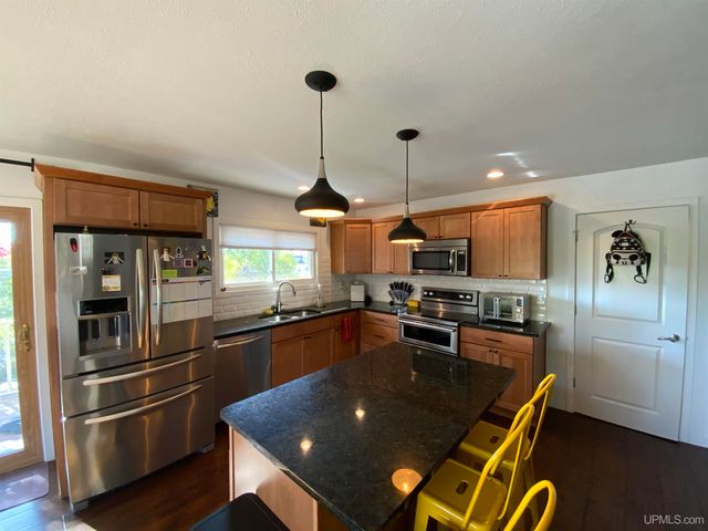 684 Mather Avenue, Ishpeming, MI 49849