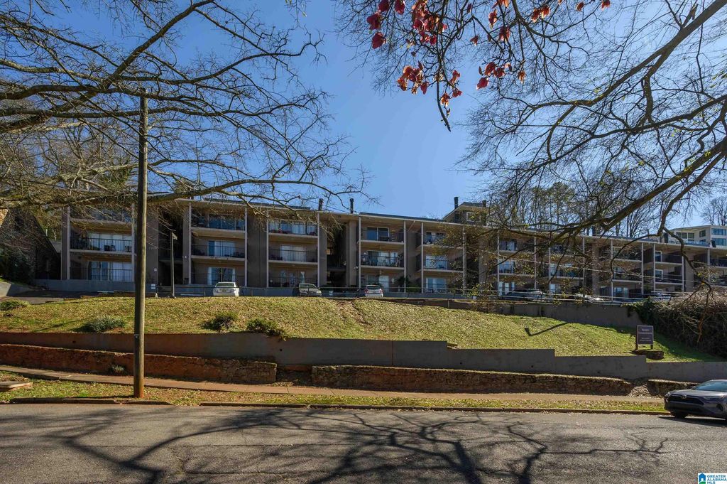 2409 Arlington Cres Apt A, Birmingham, AL 35205