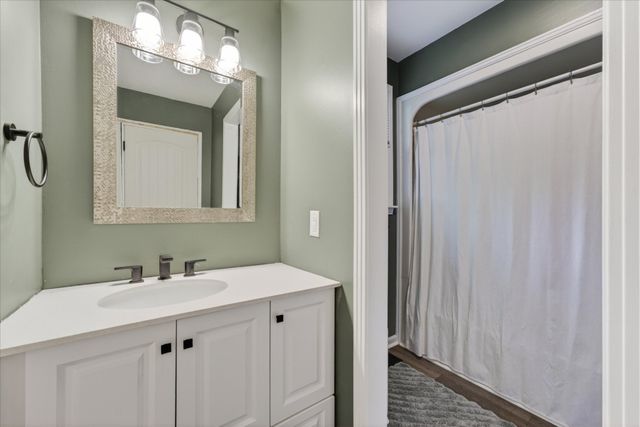 460 Rivermont Dr, Clarksville, TN 37043