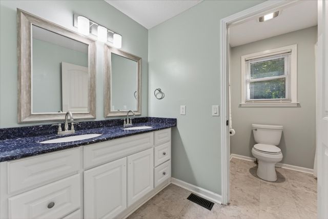 460 Rivermont Dr, Clarksville, TN 37043