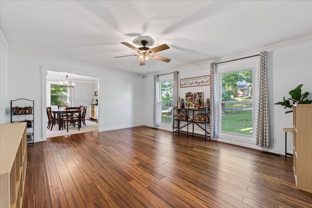 460 Rivermont Dr, Clarksville, TN 37043