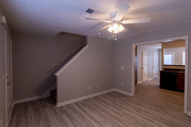4026 Cody Dr, La Vergne, TN 37086