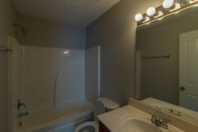 4026 Cody Dr, La Vergne, TN 37086