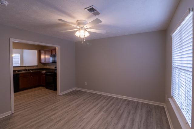 4026 Cody Dr, La Vergne, TN 37086