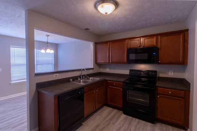 4026 Cody Dr, La Vergne, TN 37086