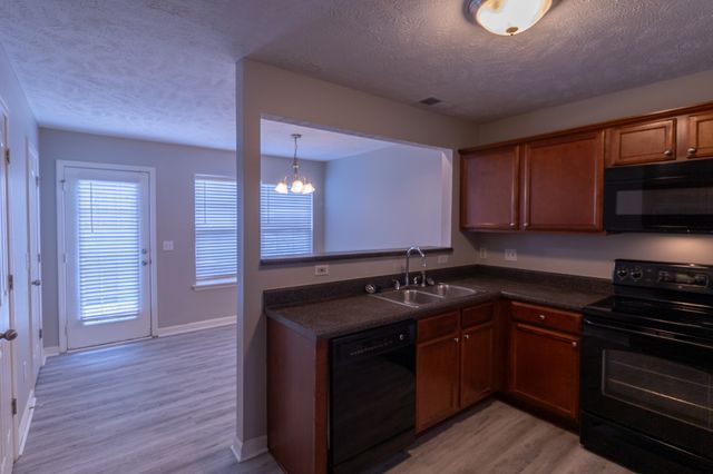 4026 Cody Dr, La Vergne, TN 37086