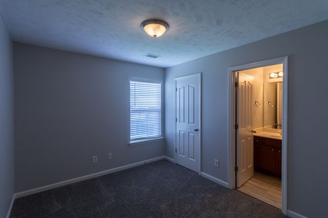 4026 Cody Dr, La Vergne, TN 37086