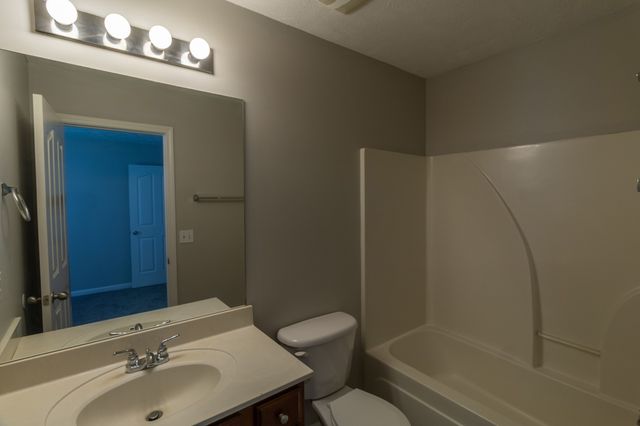 4026 Cody Dr, La Vergne, TN 37086