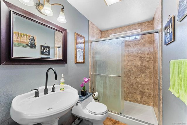 240 Ledgewood Ln, San Diego, CA 92114