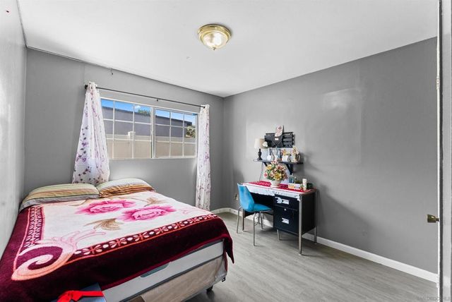 240 Ledgewood Ln, San Diego, CA 92114