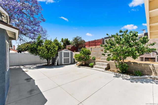 240 Ledgewood Ln, San Diego, CA 92114