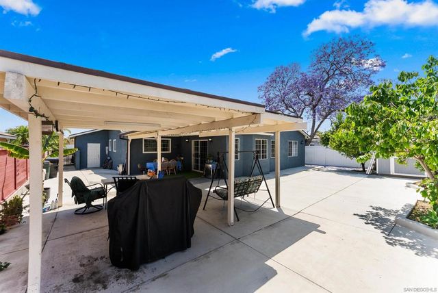 240 Ledgewood Ln, San Diego, CA 92114