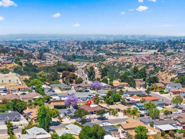 240 Ledgewood Ln, San Diego, CA 92114