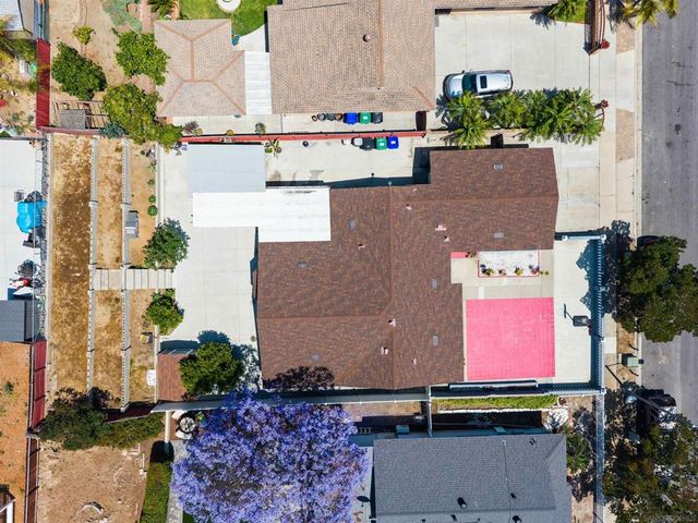240 Ledgewood Ln, San Diego, CA 92114