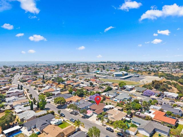 240 Ledgewood Ln, San Diego, CA 92114