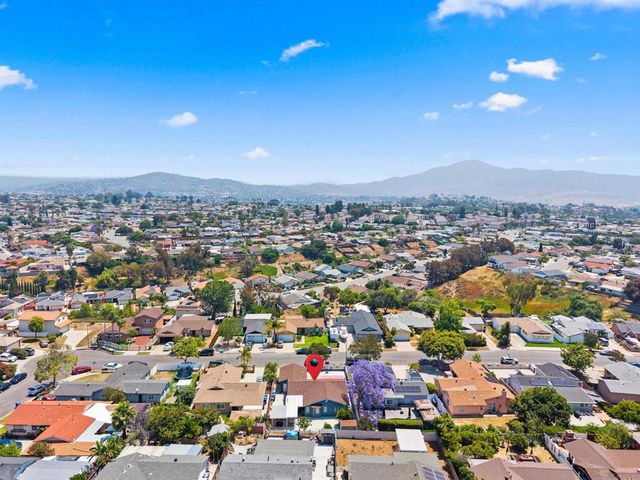 240 Ledgewood Ln, San Diego, CA 92114