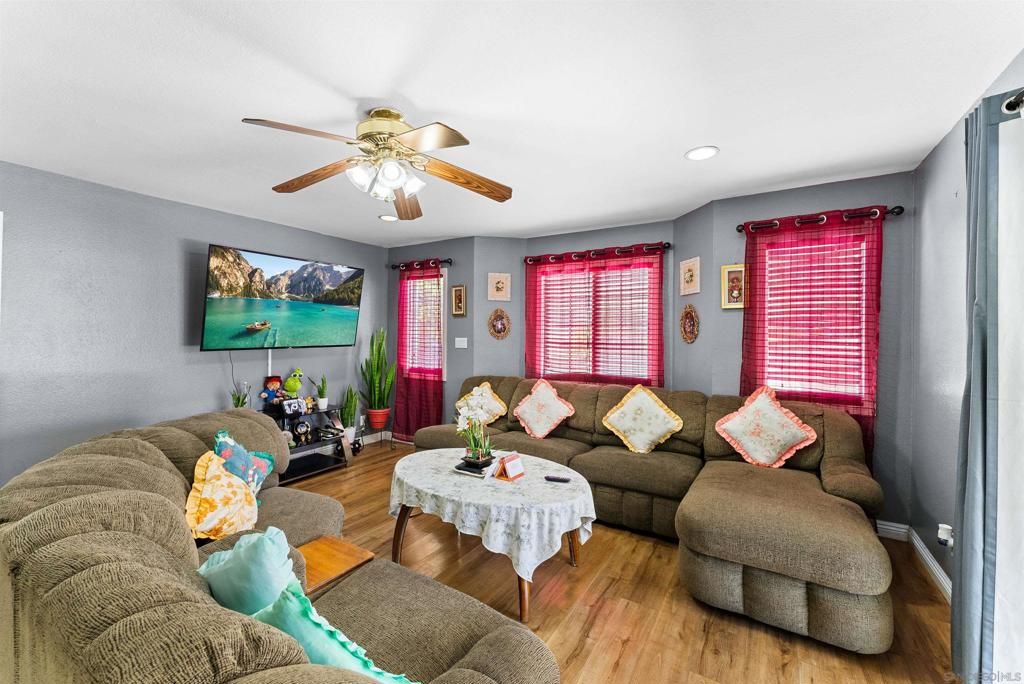 Image 11 of property listing at 240 Ledgewood Ln, San Diego, CA 92114