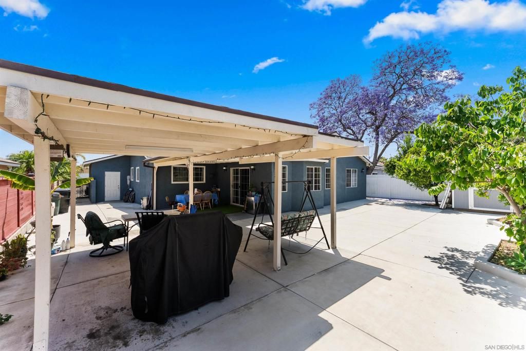 Image 22 of property listing at 240 Ledgewood Ln, San Diego, CA 92114