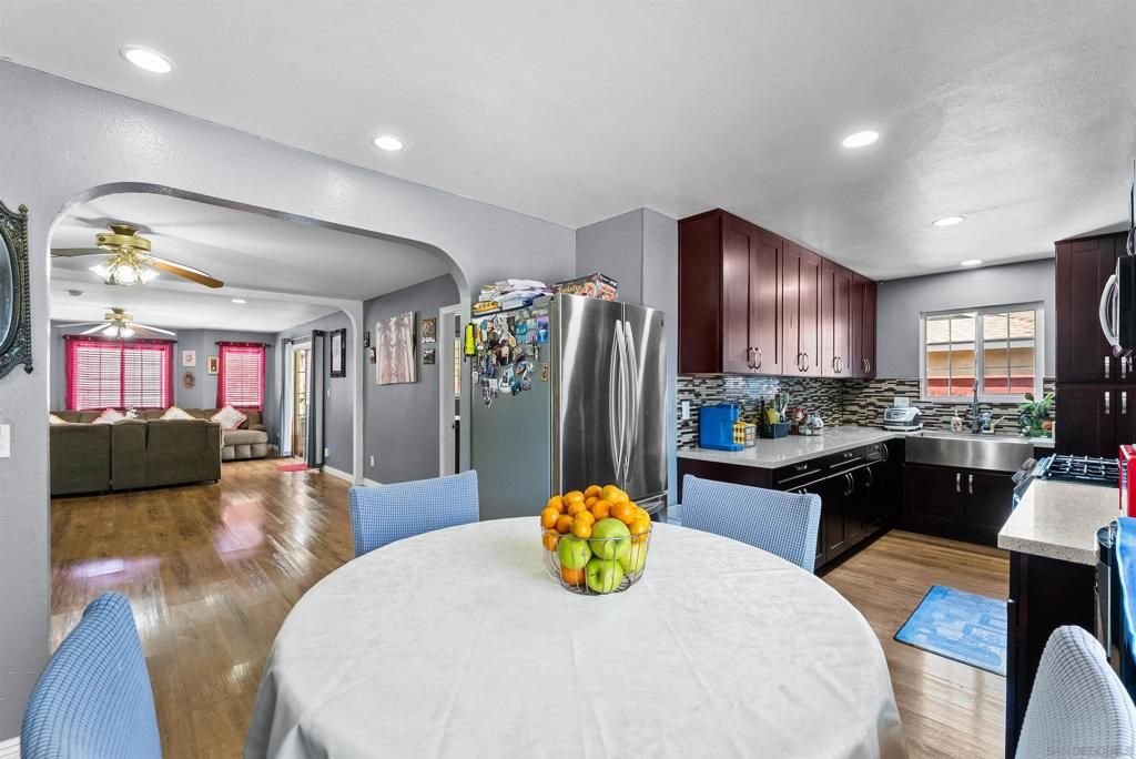 Image 9 of property listing at 240 Ledgewood Ln, San Diego, CA 92114