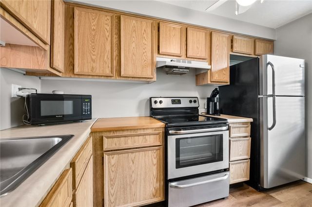 119 Shadowlawn Dr, Whitehall, PA 15236