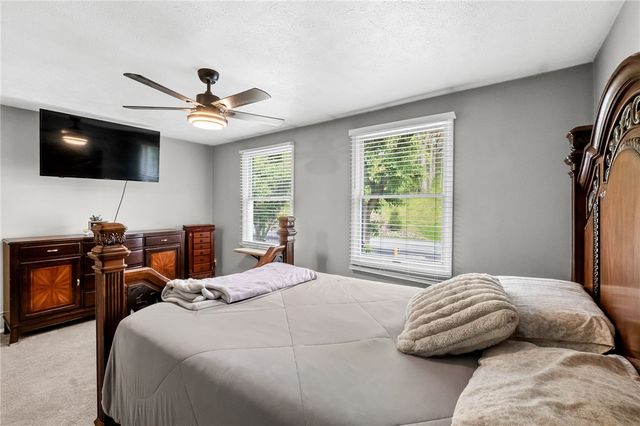 119 Shadowlawn Dr, Whitehall, PA 15236