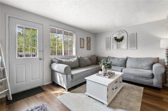 119 Shadowlawn Dr, Whitehall, PA 15236