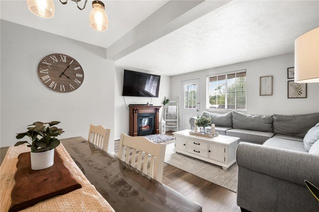 119 Shadowlawn Dr, Whitehall, PA 15236