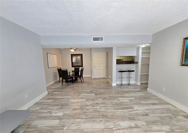 4411 SHADY TERRACE LANE 114, Tampa, FL 33613