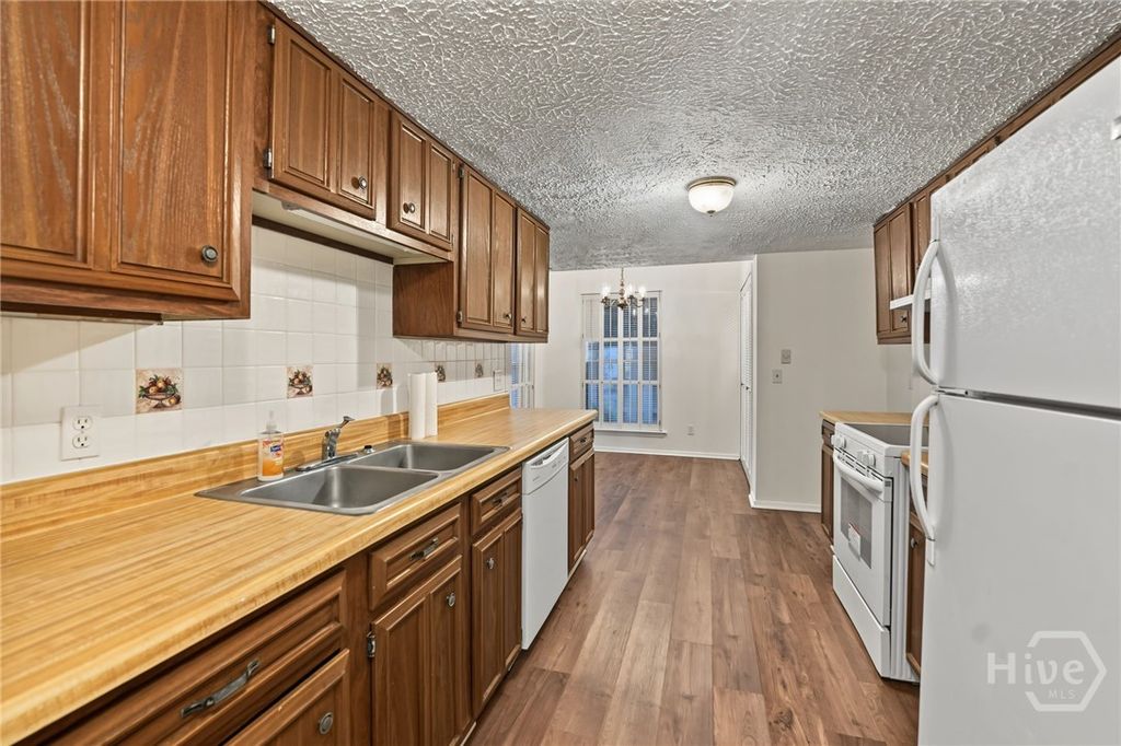 Image 16 of property listing at 459 Mall Boulevard 69, Savannah, GA 31406