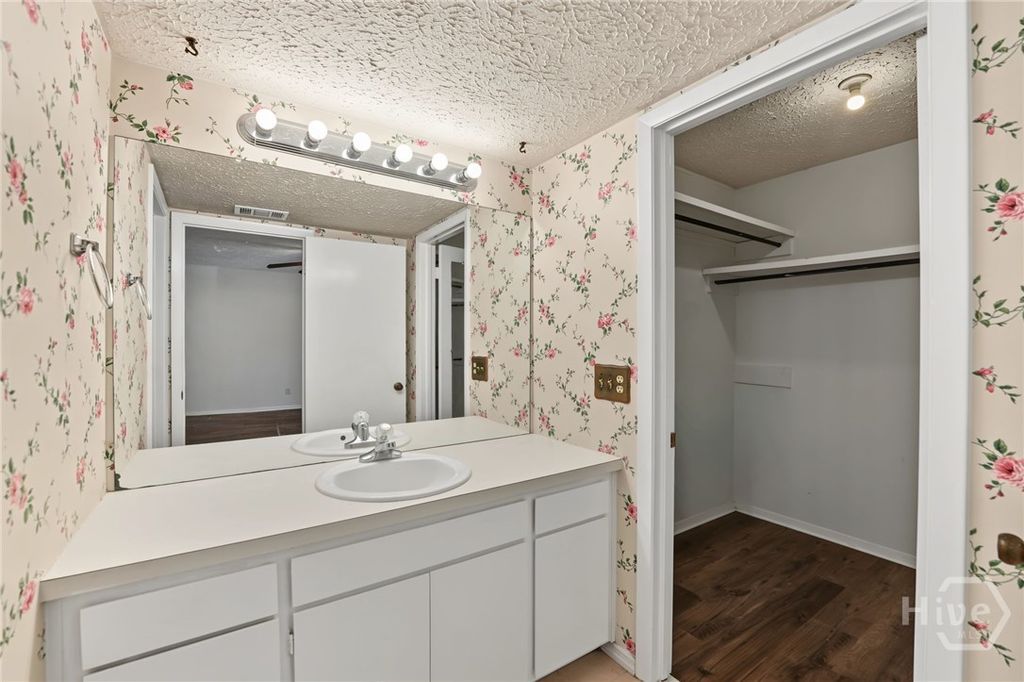 Image 22 of property listing at 459 Mall Boulevard 69, Savannah, GA 31406