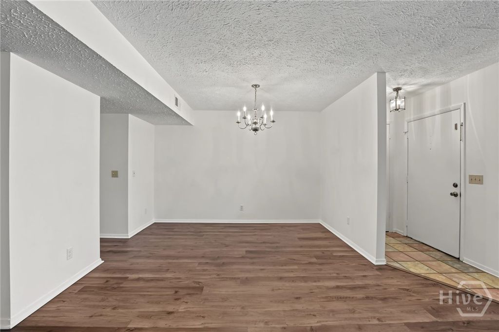 Image 7 of property listing at 459 Mall Boulevard 69, Savannah, GA 31406